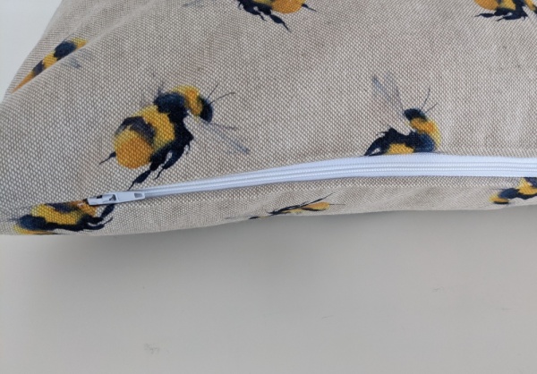 Bumble Bee Linen Look Cushion Cover 14'' 16'' 18'' 20'' 22'' 24'' 26''